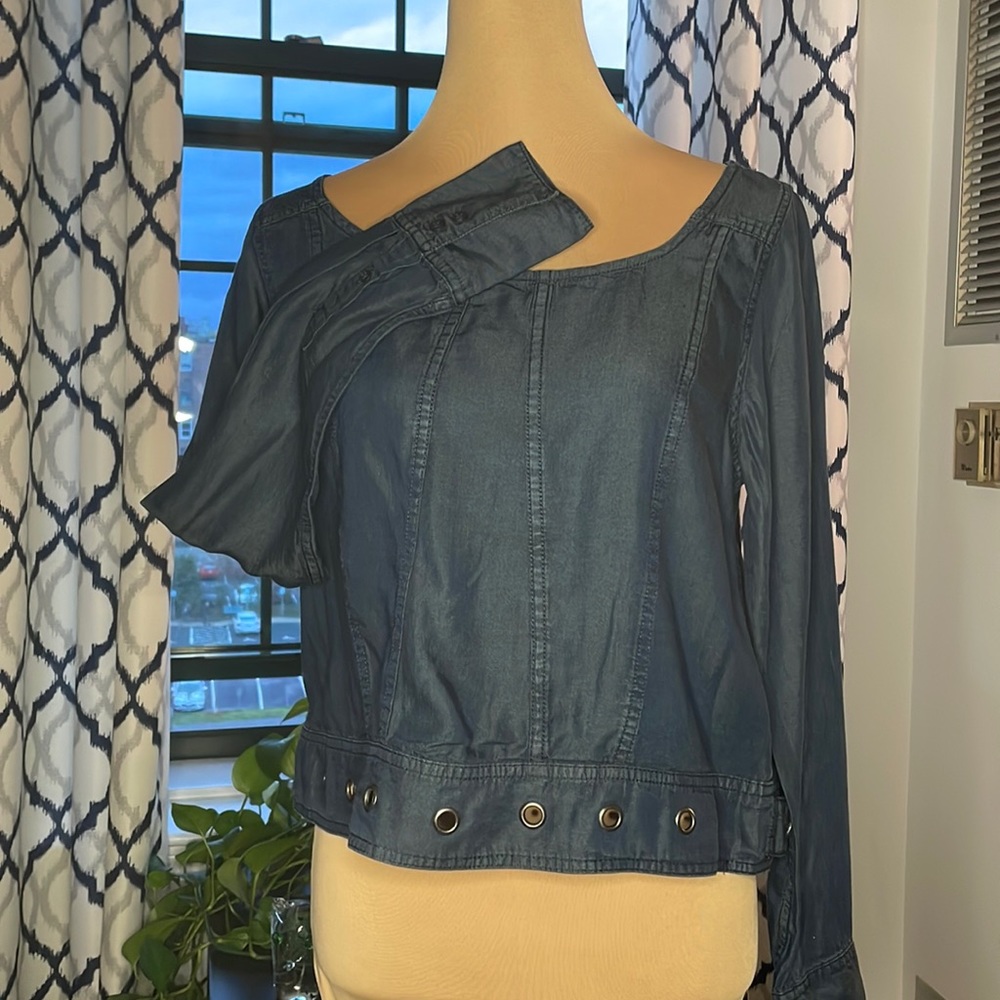 DL 1961 top with grommets